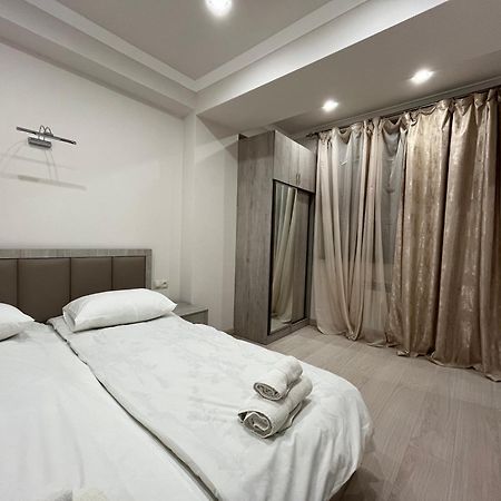 City Centre Apartment On Sakharov Square Erivan Exterior foto
